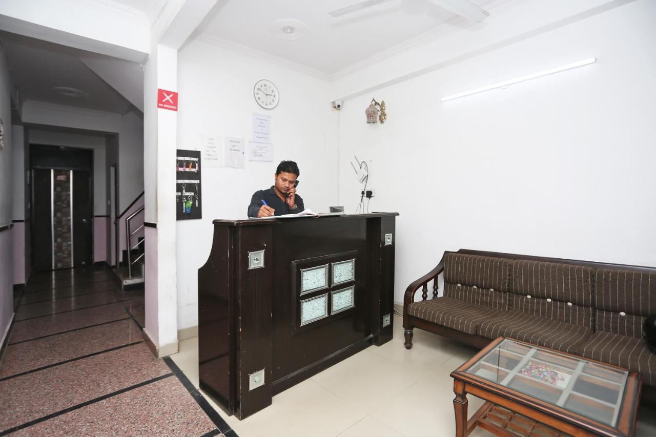 Hotel OYO 8253 Golden Heights Neu-Delhi Exterior foto